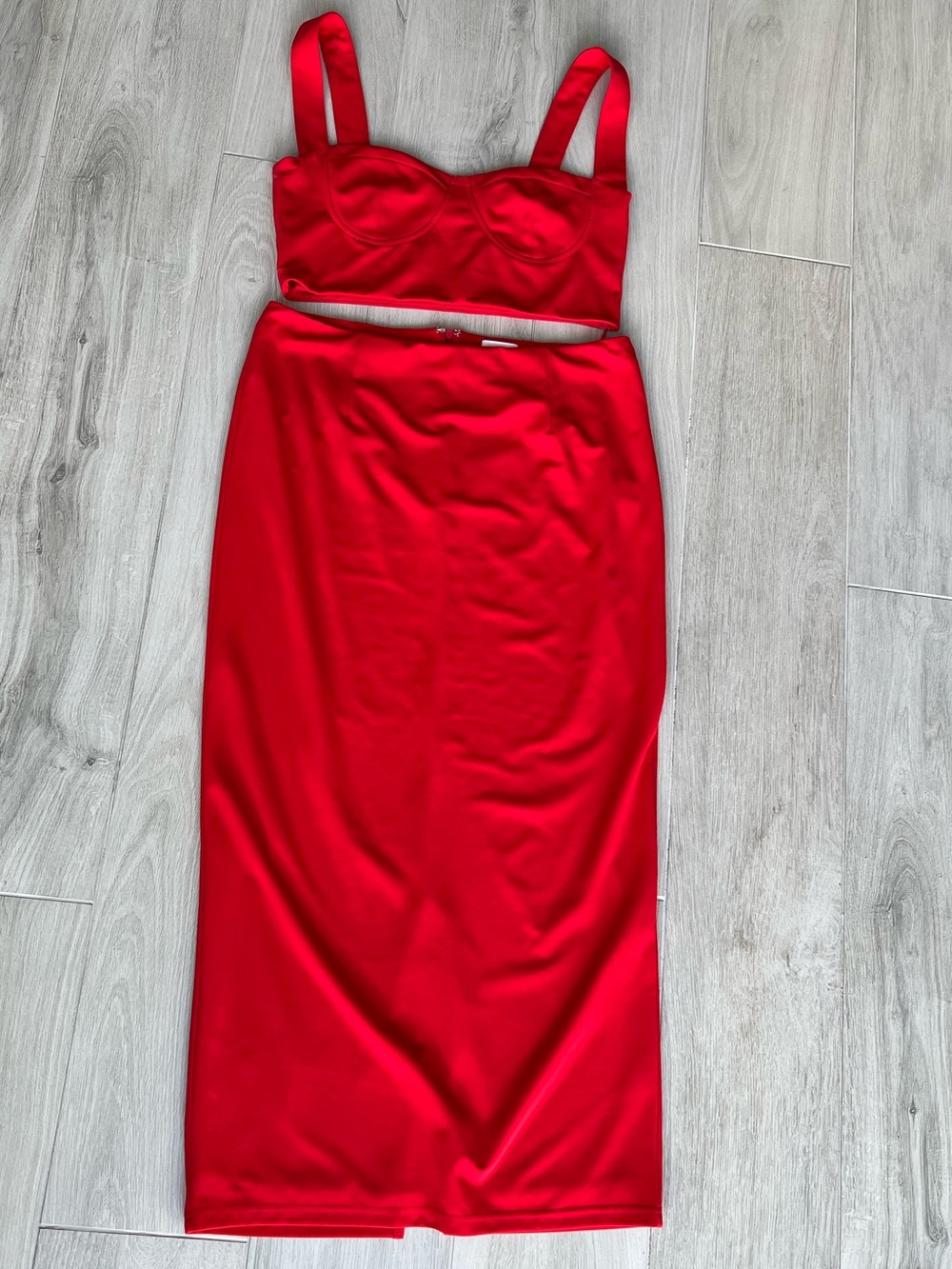 Superdown Veneda Skirt Set in Red - Picture 4 of 6